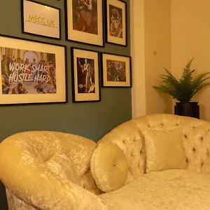 Luxury Centre Getaway - Prime Location Sleeps 7! Nottingham